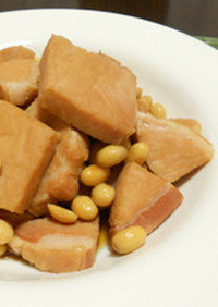 厚切りハムと大豆の煮物
