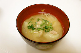 じゃがいもとツナの味噌汁