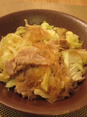 ヘルシー♪キャベツと春雨たっぷり豚肉炒め