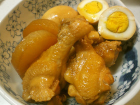 簡単✿鶏手羽元と大根&卵の煮物
