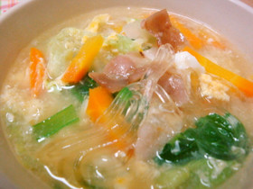 *白菜とベーコンの春雨スープ*
