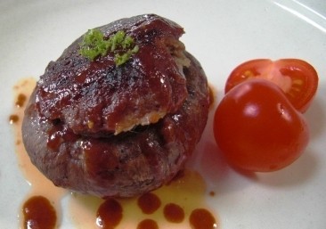 マッシュルームの肉詰♡ブラウンソース添えの画像