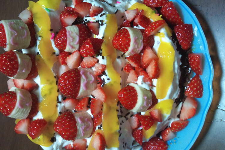 手作り感あふれる段々いちごケーキ レシピ 作り方 By ３児の３時 クックパッド 簡単おいしいみんなのレシピが355万品