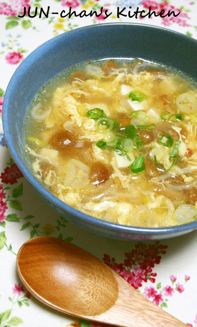 なめこと豆腐のピリ辛スープの写真