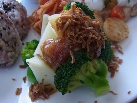 じゃがいもとブロッコリーの味噌ソースあえ