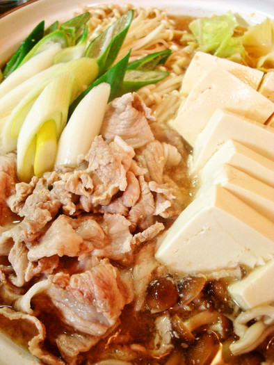 キャベツと豚肉の味噌鍋の写真