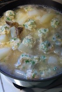 大根と鶏団子の塩麹スープ