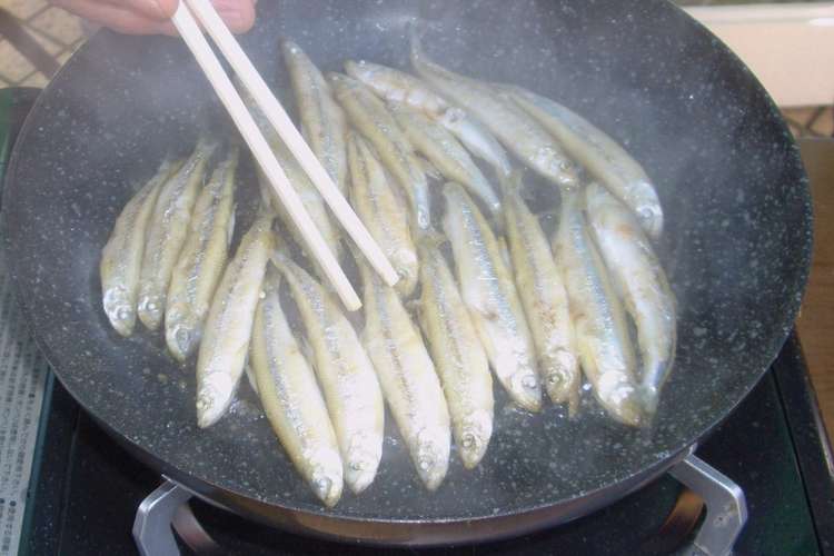 フライパンでワカサギ炒め 塩コショウ味 レシピ 作り方 By なべ いばらき クックパッド 簡単おいしいみんなのレシピが378万品