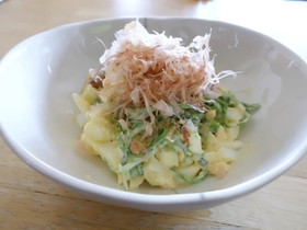 *豆苗とゆで卵のサラダ*