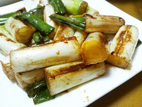 長ねぎ大量消費!ねぎだけバター醤油☆