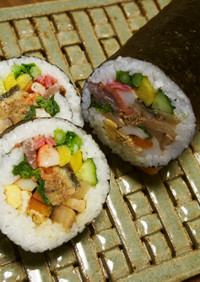 美味しいものいっぱい巻いた♫超太巻き寿司