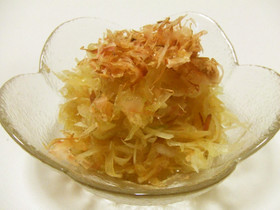 玉ねぎと鰹節のめんつゆサラダ