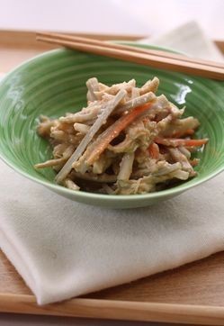 甘酒と練り胡麻のごぼうサラダ