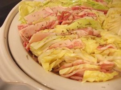 豚バラ肉とキャベツでミルフィーユ蒸し鍋の写真