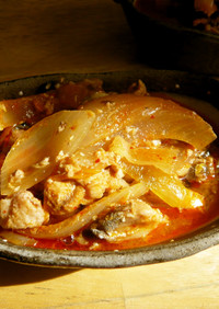玉ねぎとサバ缶の韓国風キムチ煮