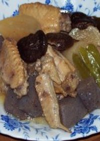 鶏手羽肉と大根の甘辛煮