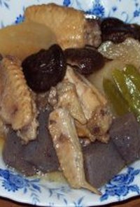 鶏手羽肉と大根の甘辛煮