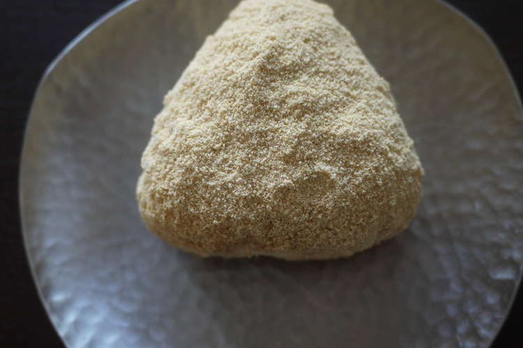 女子会ランチに きな粉の おにぎり レシピ 作り方 By スタイリッシュママ クックパッド