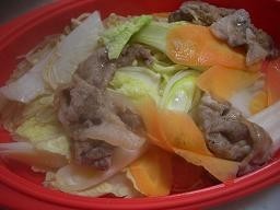 シリコン鍋で野菜炒めの下ごしらえの画像