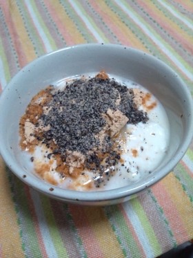 黒ごまきな粉ヨーグルト