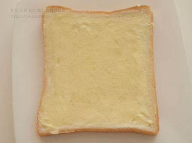 朝食に簡単焼かないはちみつバタートーストの写真