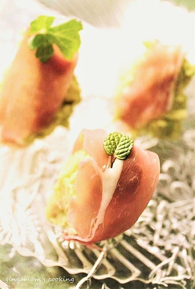 りんご☆アボカド☆生ハムで翡翠色のサラダの写真