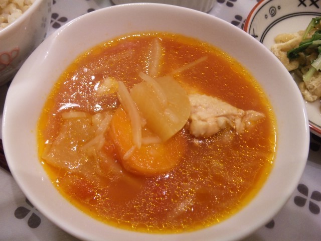大根と鶏手羽元のトマトスープの画像