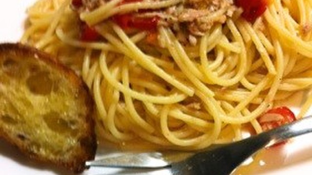 ミニトマトとツナのパスタ レシピ 作り方 By Mmkt クックパッド 簡単おいしいみんなのレシピが349万品