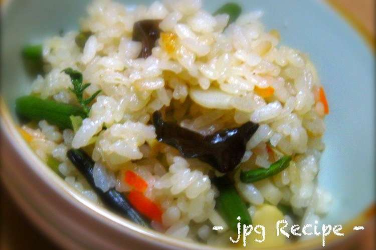 簡単 山菜炊き込みご飯 レシピ 作り方 By じぇいぺぐ クックパッド 簡単おいしいみんなのレシピが352万品
