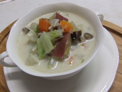 根菜と雑穀の豆乳クリームスープ塩麹入りの写真