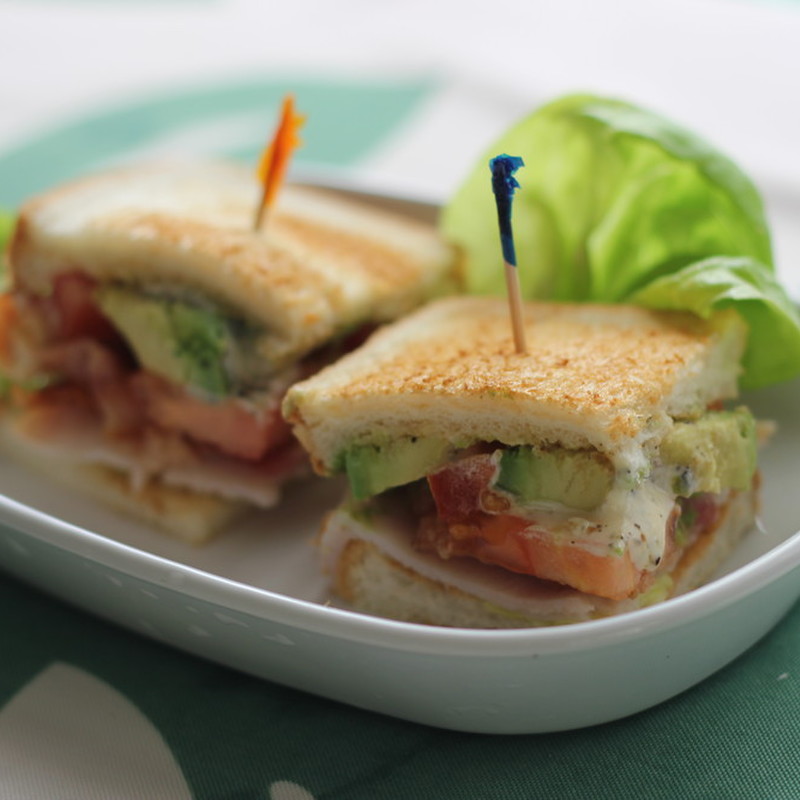 太鼓腹ターキークラブサンドイッチのレシピ