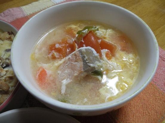 鮭とトマトの卵☆塩麹スープの画像