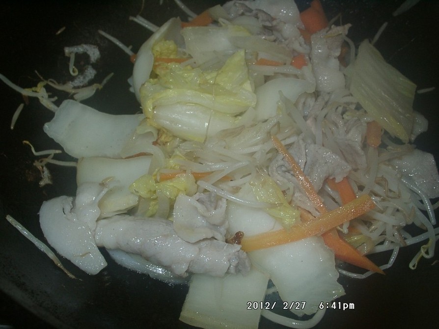豚バラ肉・トック・野菜の蒸し焼きの画像