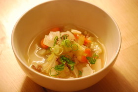 薄切り牛肉と野菜のスープ