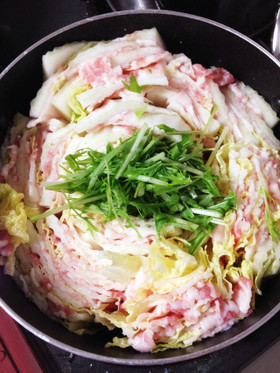白菜と豚のミルフィーユ鍋~コンソメ味~