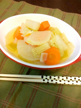 セロリが決め手☆洋風の煮物