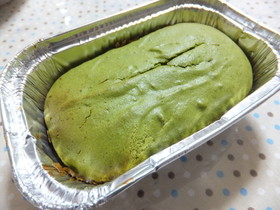 抹茶のふわふわカステラ風バターケーキ