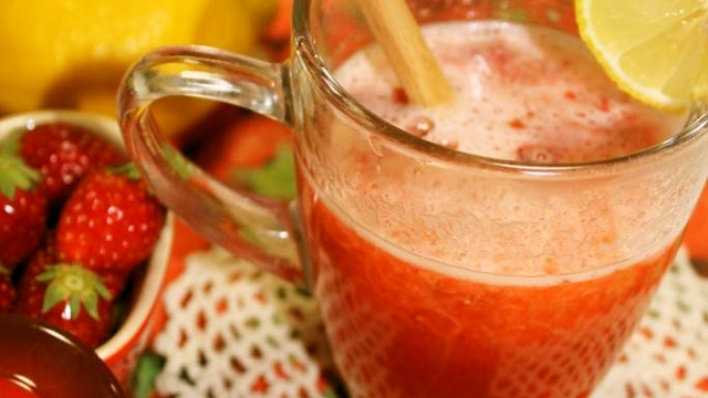 苺とアセロラのホットドリンク ﾟﾟ レシピ 作り方 By Tink クックパッド 簡単おいしいみんなのレシピが354万品