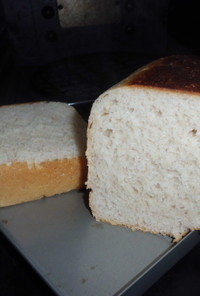 天然酵母食パン（ライ麦全粒粉入り）