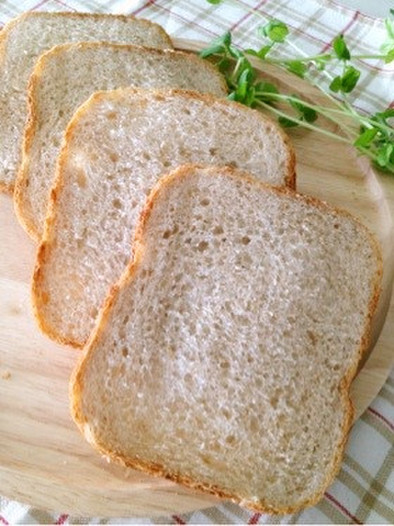 HB＊全粒粉サンドイッチ食パンの写真
