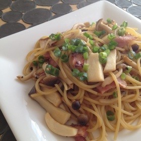 簡単10分きのことベーコンの和風パスタ