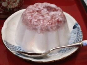 和菓子デザート☆イチゴミルクゼリー