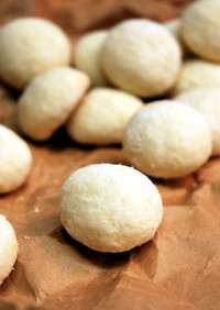 北海道産小麦粉と米粉のスノーボール