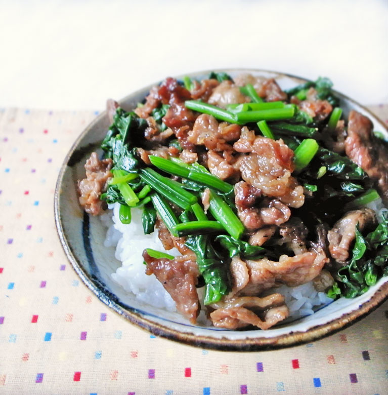 ほうれん草＆豚コマ丼（ビビンバ風）の画像