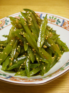 茎わかめの梅肉和え