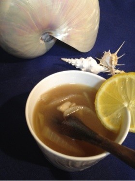 春のスープ 平貝ヒモのオニオンスープの画像