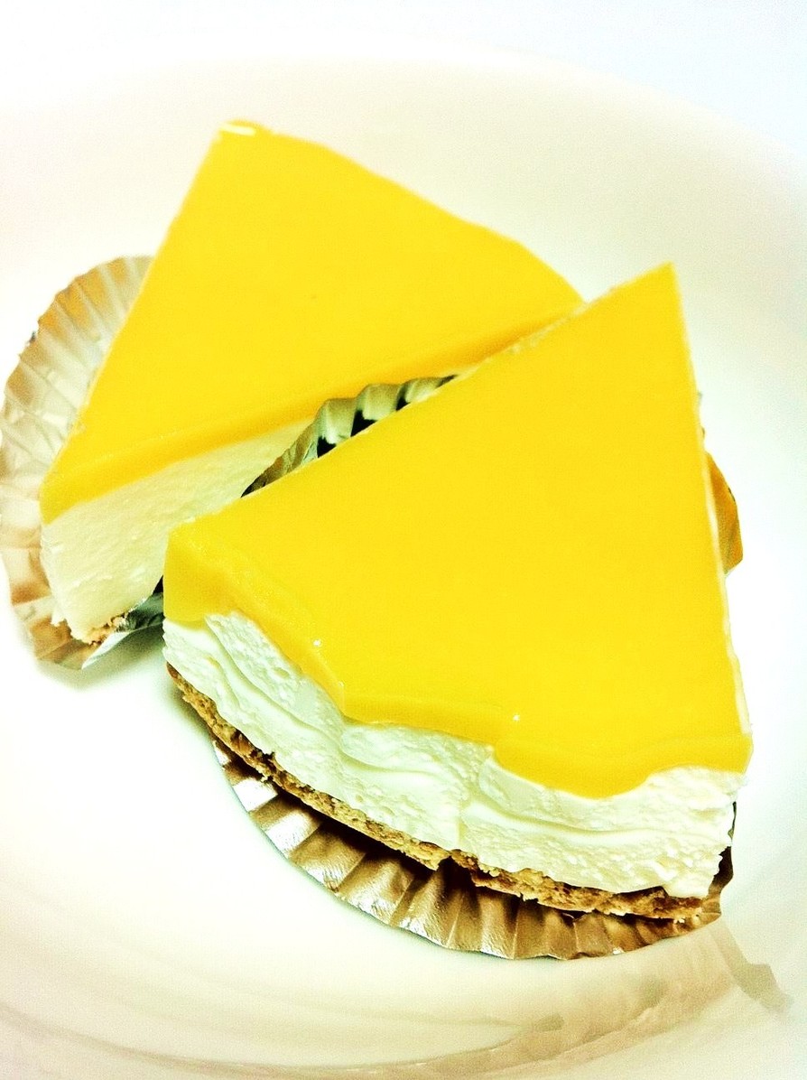レモンカードのレアチーズケーキの画像