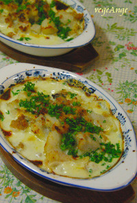 里芋と鶏ミンチのブルーチーズ焼き