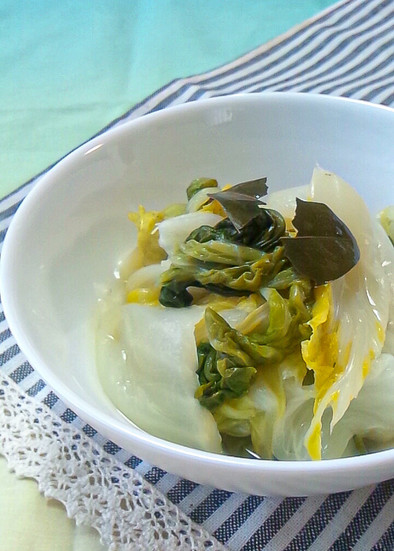 簡単一品★白菜のシンプルローリエ煮の写真