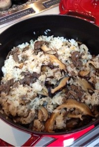ストウブ鍋で椎茸と牛肉の炊き込みご飯